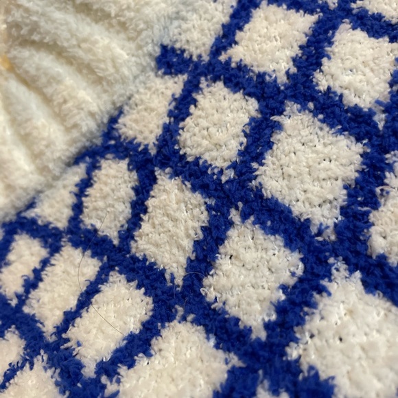 NEW Women’s Chenille Royal Blue & White Diamond Trellis Mock Neck SZ L Sweater - Picture 5 of 5